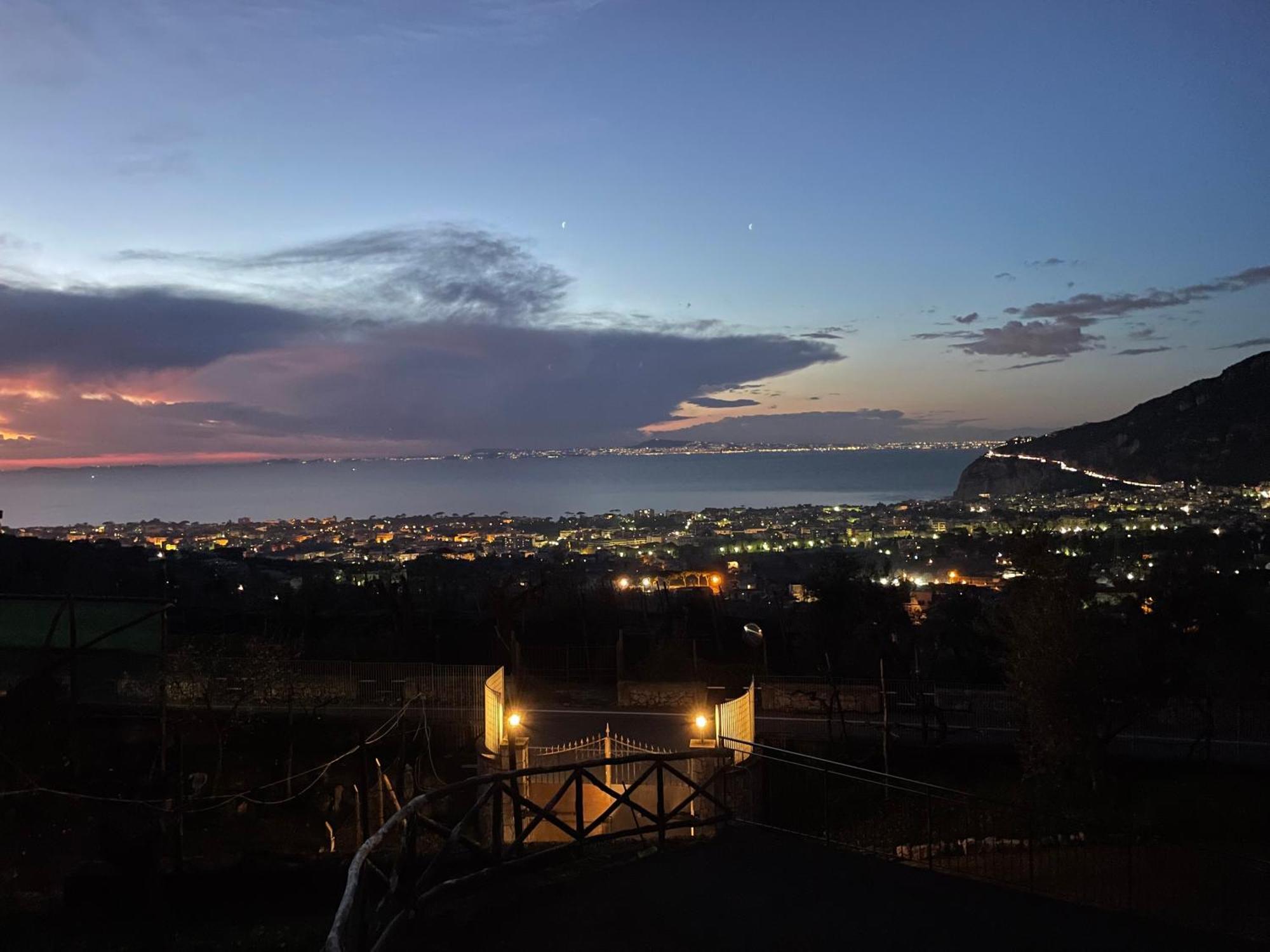 Sky View Villa Пьяно-ди-Сорренто Экстерьер фото